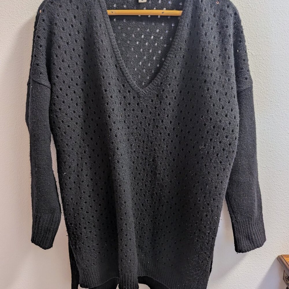 100% Cashmere Autumn Cashmere soft drop-sleeve hi-lo v-neck sweater